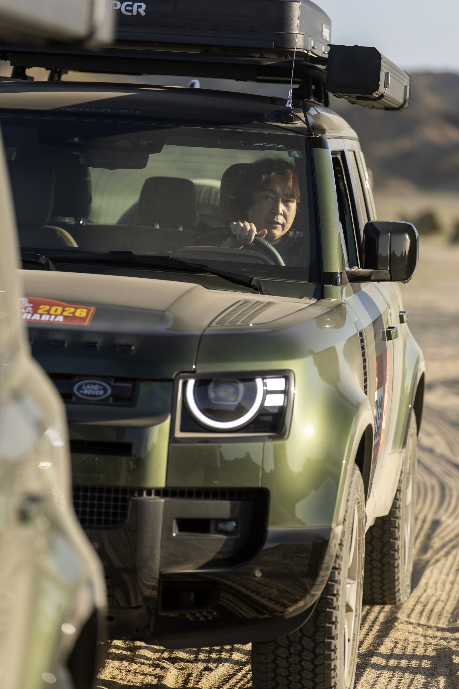 06_194_Defender Dakar Drive_G1_.jpg