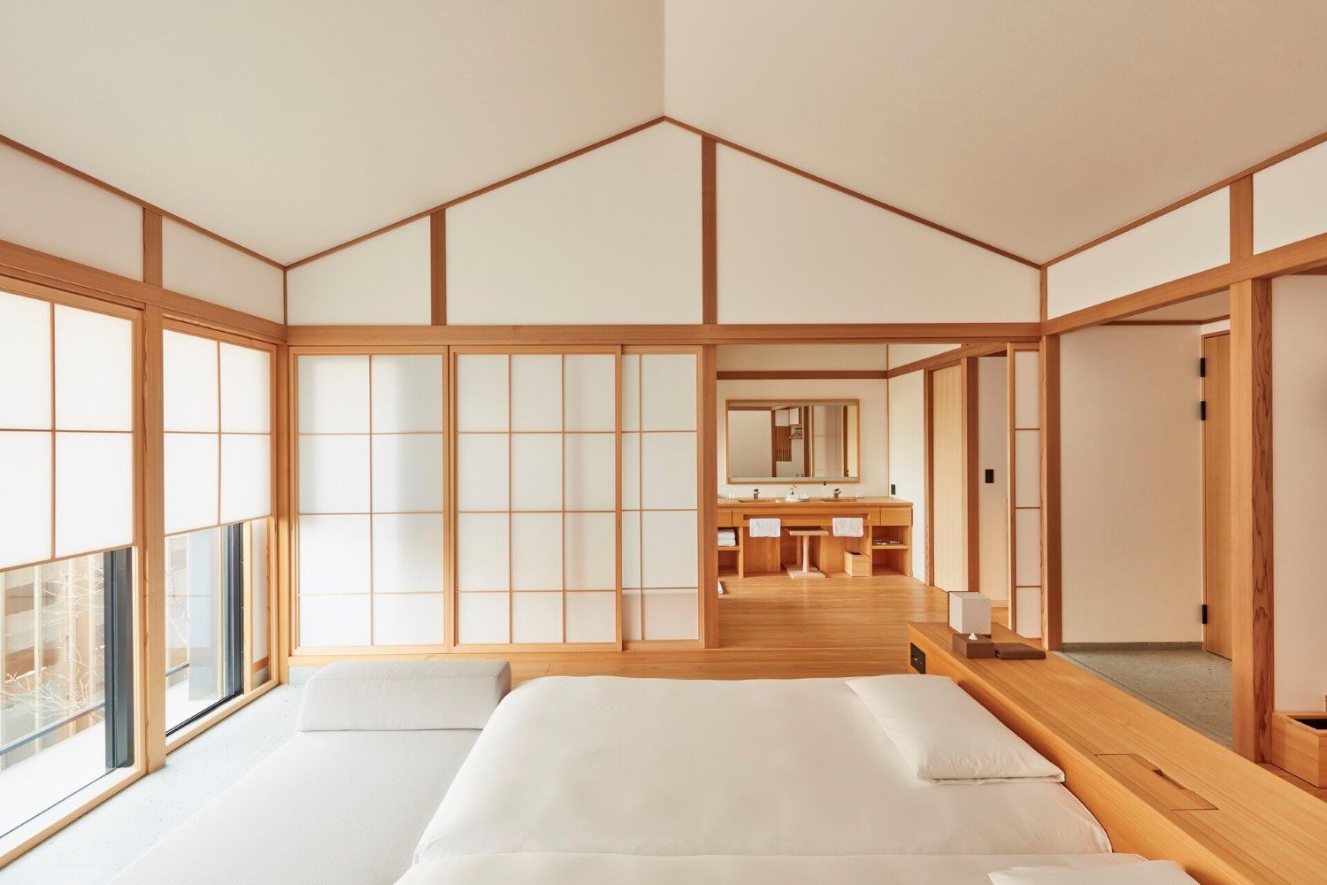 06_RETREAT IN SCENTS_AZUMI SETODA.jpg