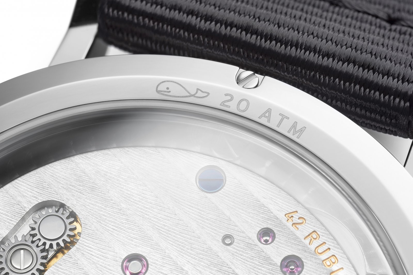 08_NOMOSGlashuette_0525_Ahoi_neomatik_38_date_3543x2362px.jpg