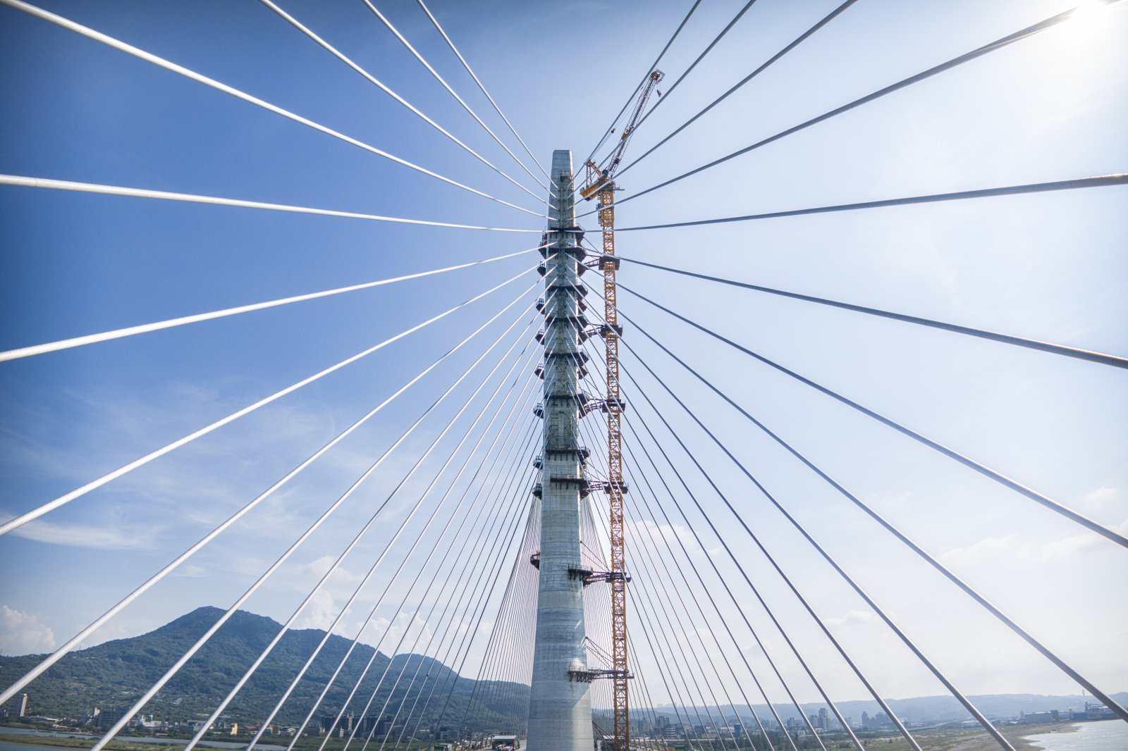 08_ZHA_Danjiang Bridge_Photography by Paddy Chao.jpg