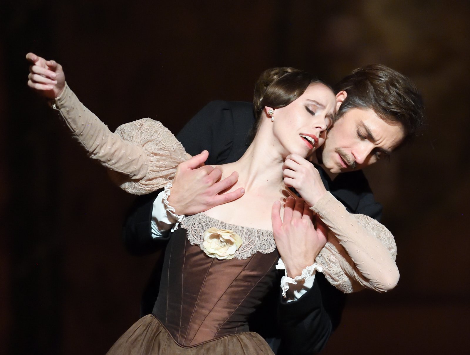 Onegin_17_Badenes & Vogel_photo_Stuttgart Ballet.JPG