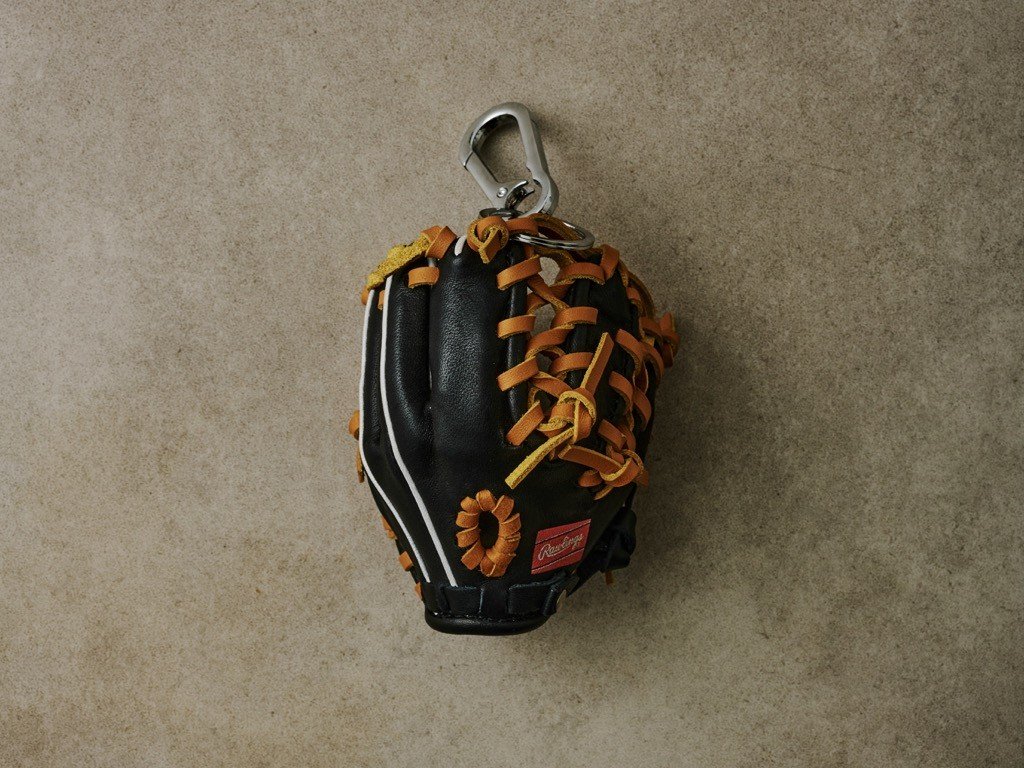 ローリングス®のミニチュアグラブキーホルダーの写真