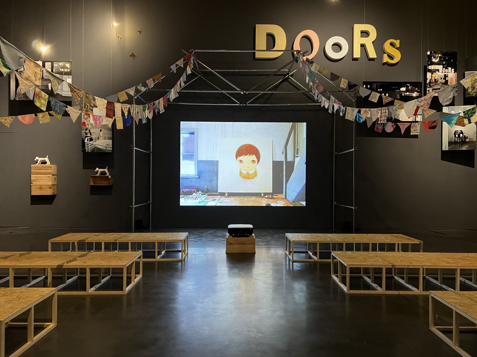 きっかけは一本の電話から 奈良美智の弘前での3度の展覧会を振り返る Pen Online