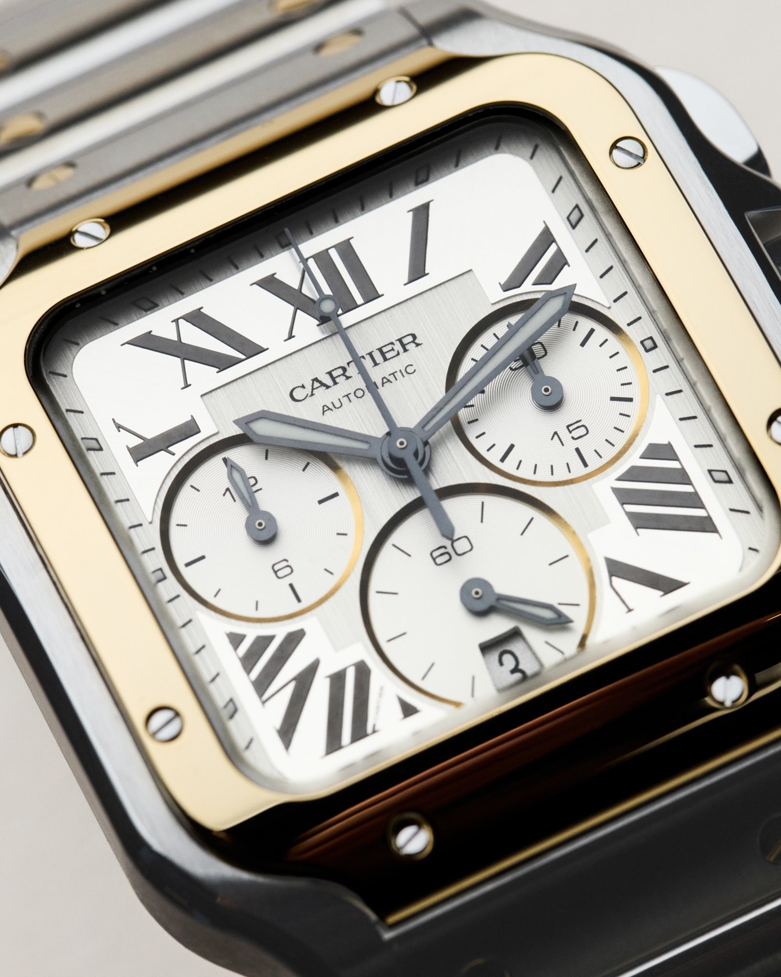 PUWA12139_Santos-de-Cartier_Chronograph-Steel-Gold_Savoir-Faire_Social_24x30.jpeg
