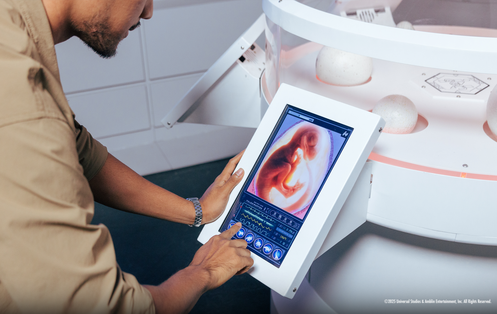 4.JURASSIC WORLD THE EXPERIENCE IN BANGKOK_THE FINAL ESCAPE FIELD LAB.png