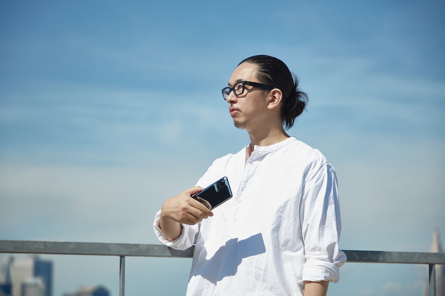 写真家 佐藤健寿が Oppo Find X3 Pro で撮影した 14色で塗られた奇妙な住宅 Pen Online