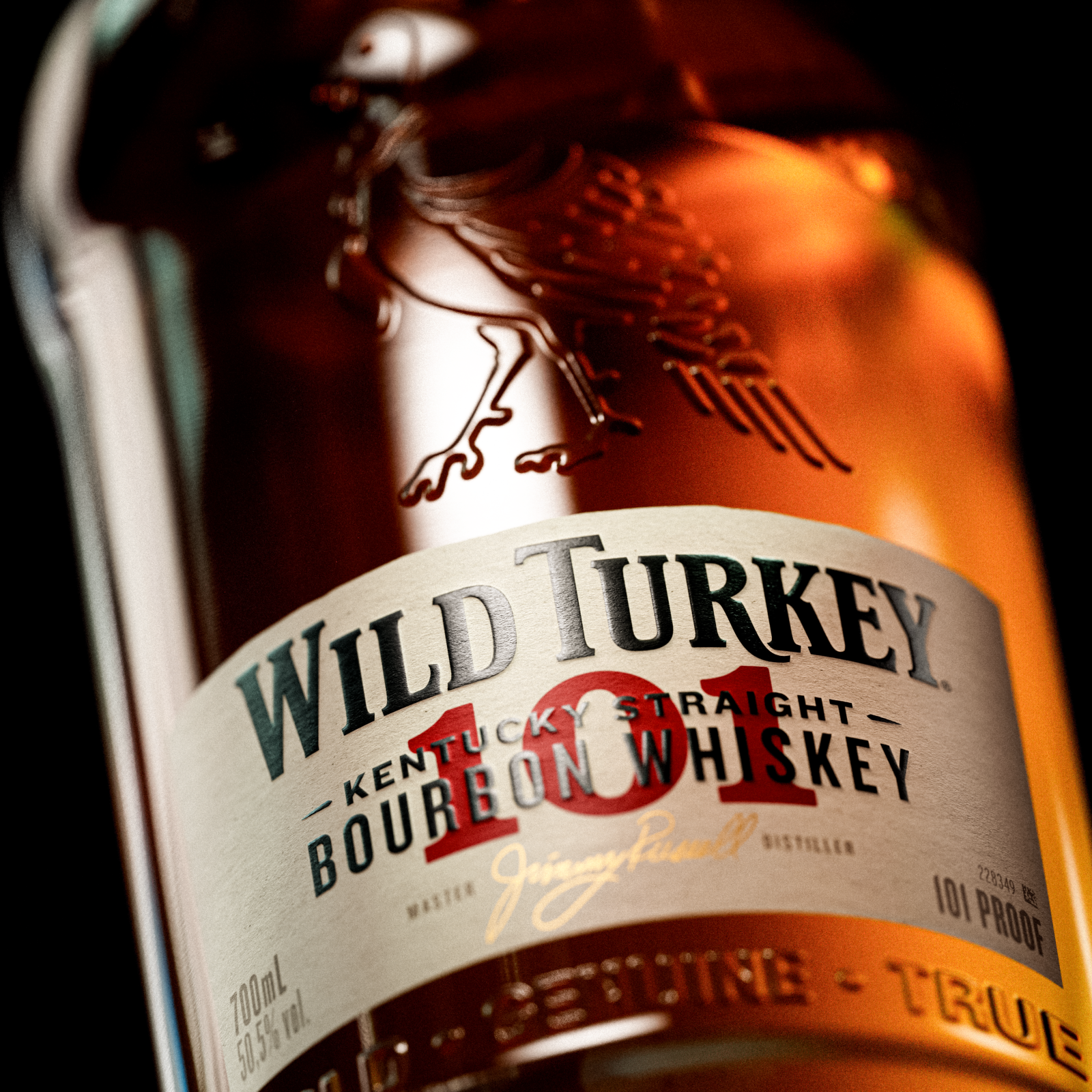 MAS-23-00426_WT_101_Bourbon 700ml_CloseUp_2B.png