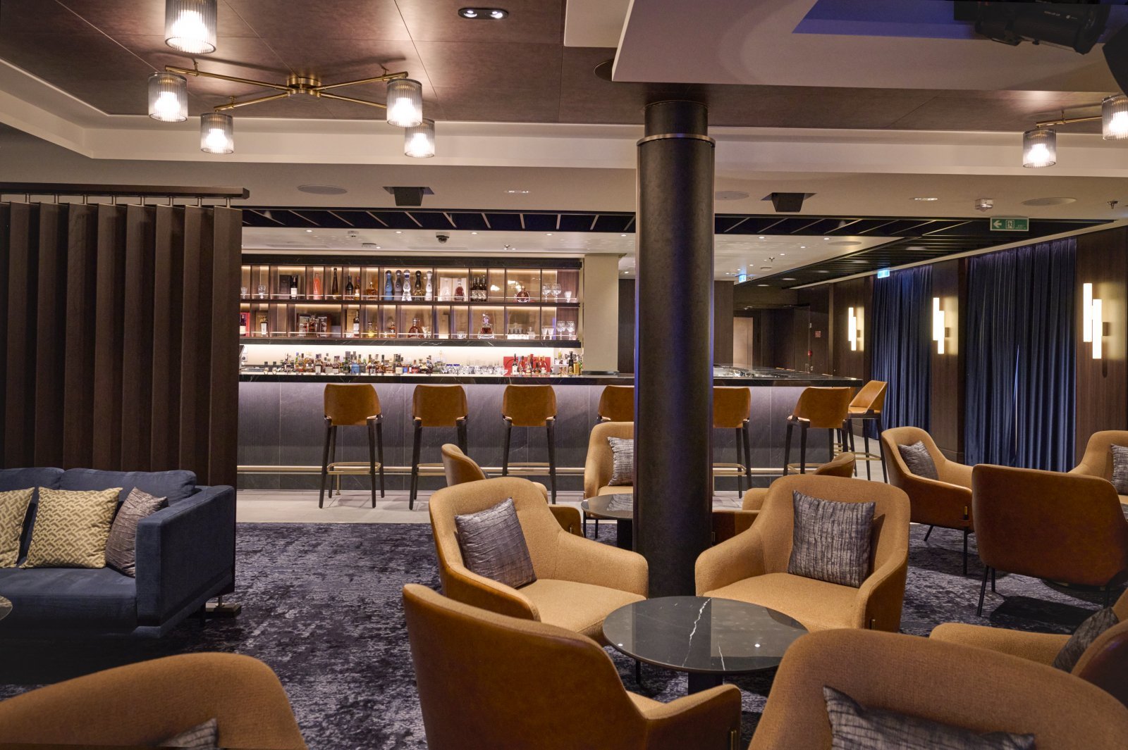 6deck_MarinersClub_DSD6480.jpg