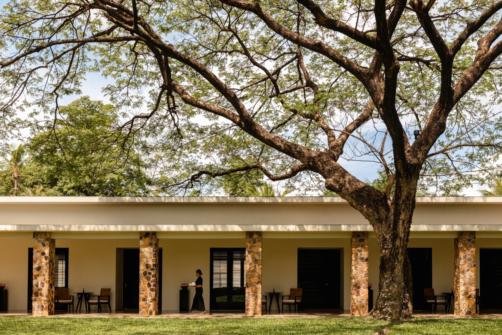 Amansara, Cambodia - Accommodation, Suite, Corridor, Garden_35789.jpg