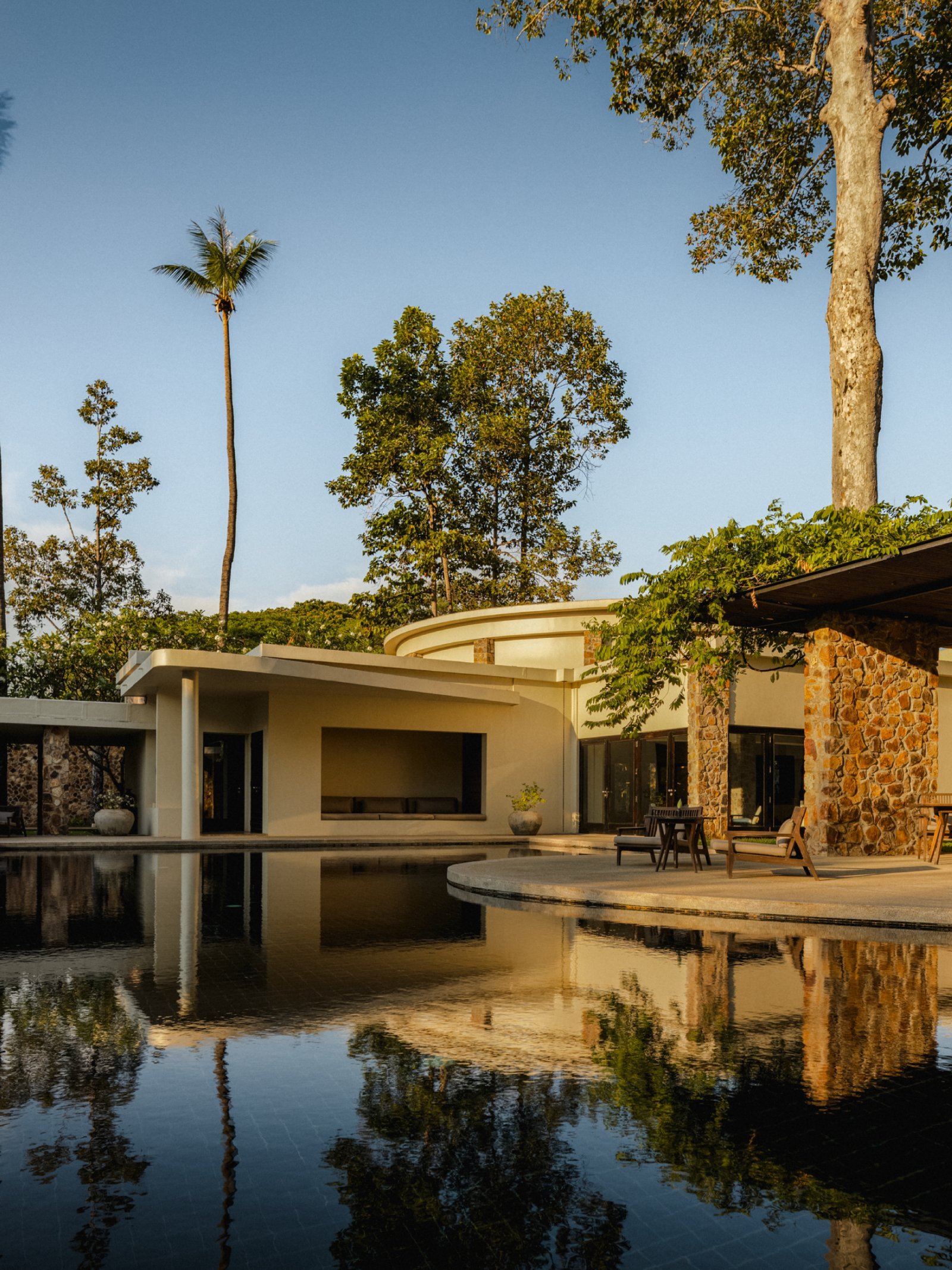 Amansara, Camboida - Resort, Main Swimming Pool, Library, Exterior_35794.jpg