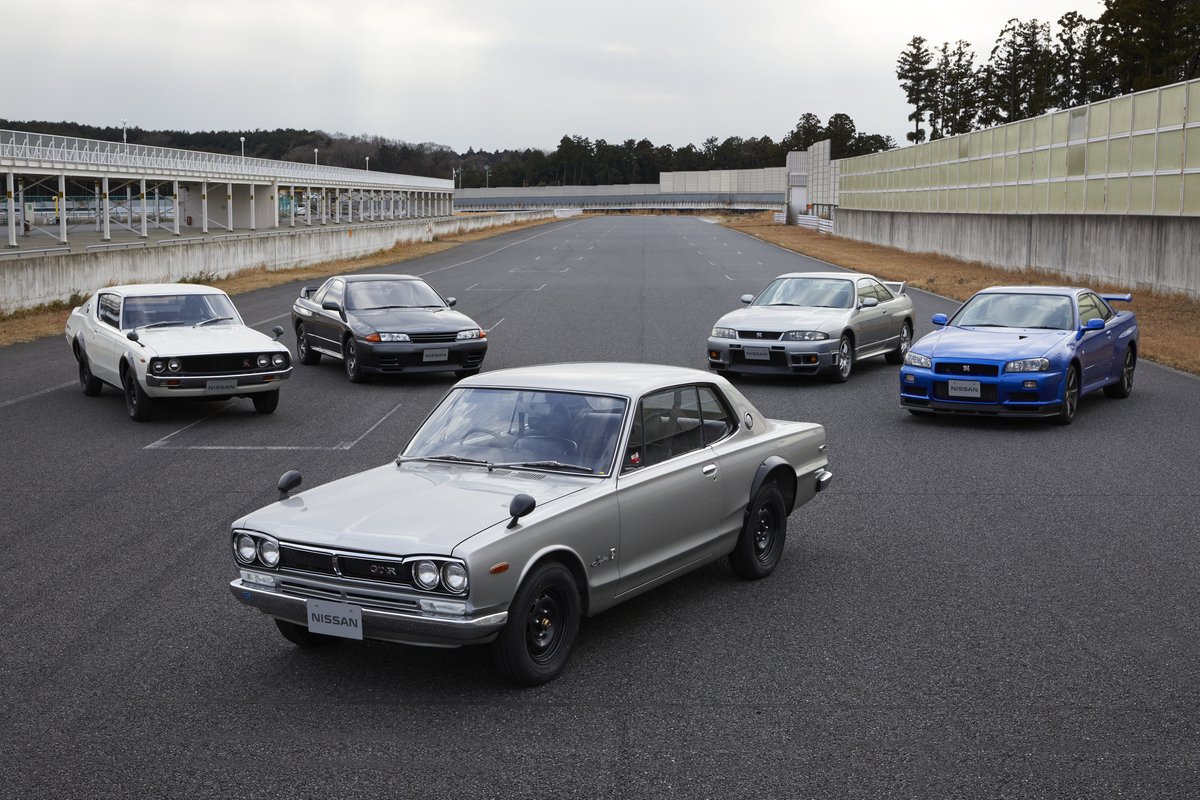 GT-R_Heritage_02-1200x800.jpg