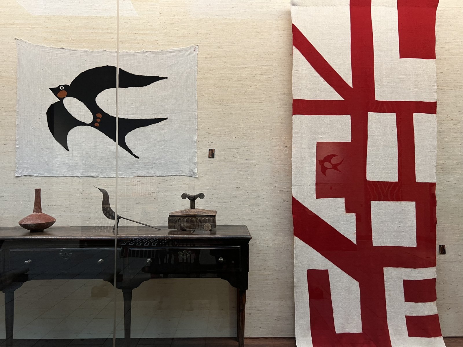 柚木沙弥郎の染色と民藝のコラボレーションが実現！日本民藝館にて展覧会が開催中｜Pen Online