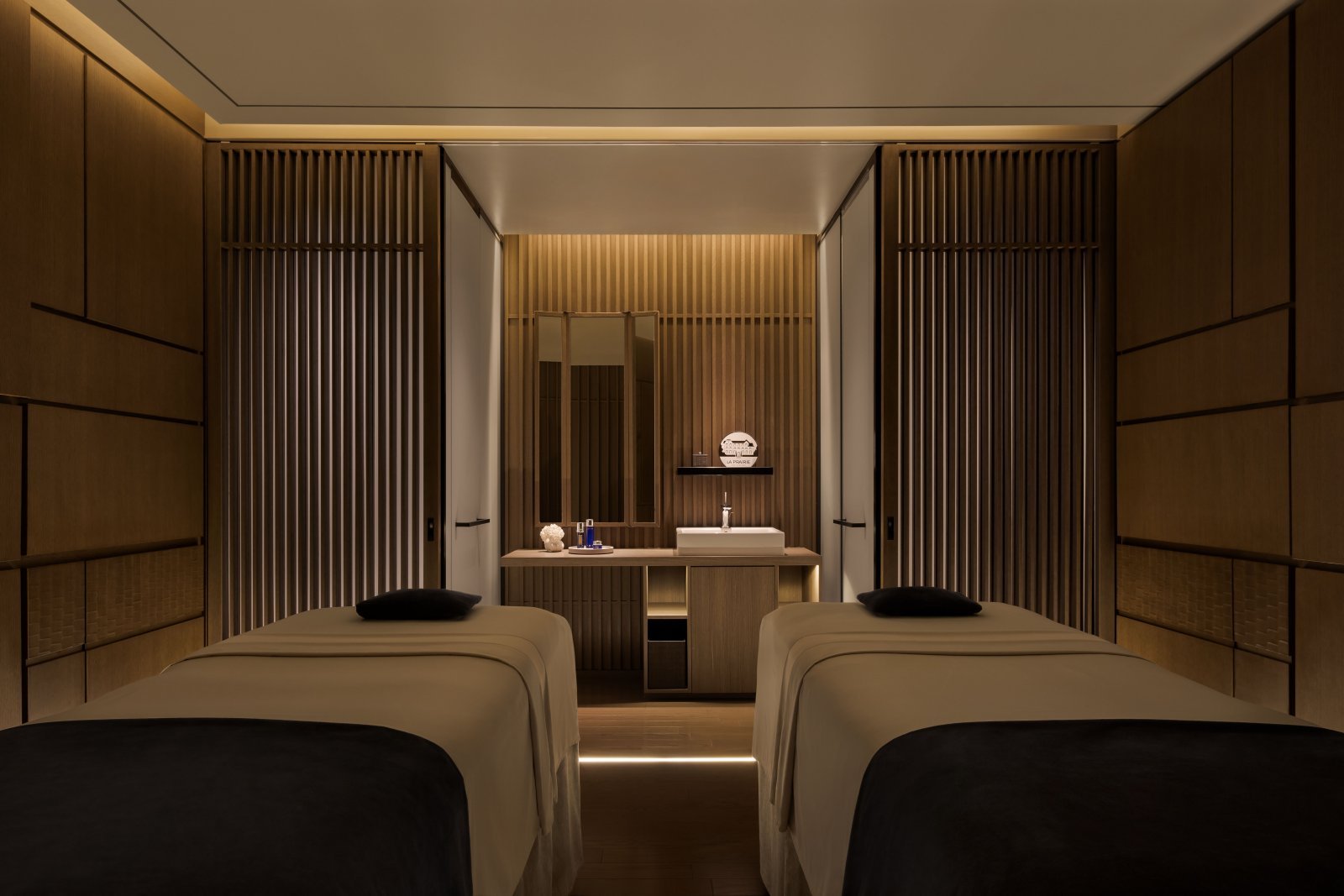 LA PRAIRIE SPA Treatment Room Suite.jpg
