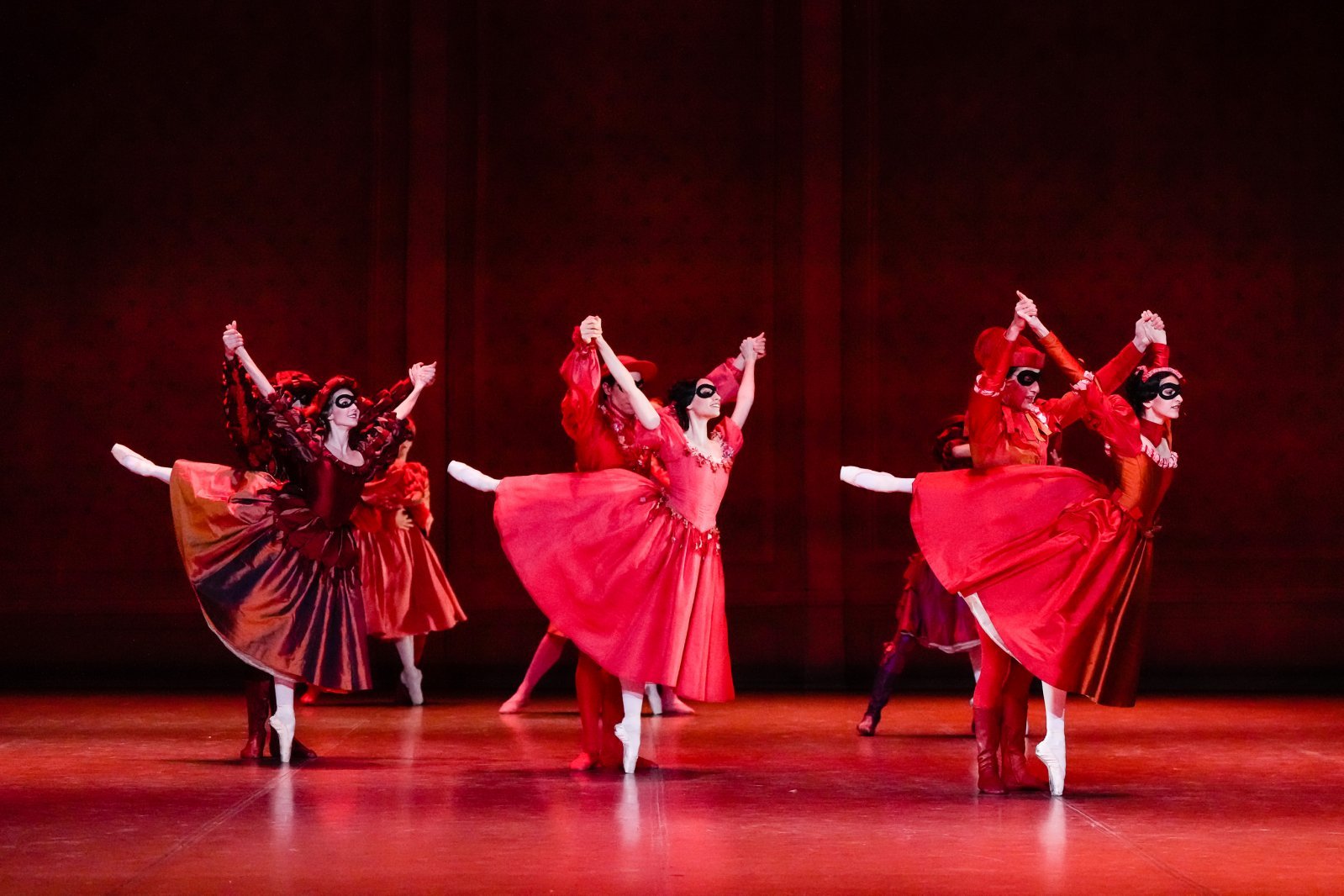 Lady of the Camellias_28_photo_Roman Novitzky-Stuttgart Ballet.jpg