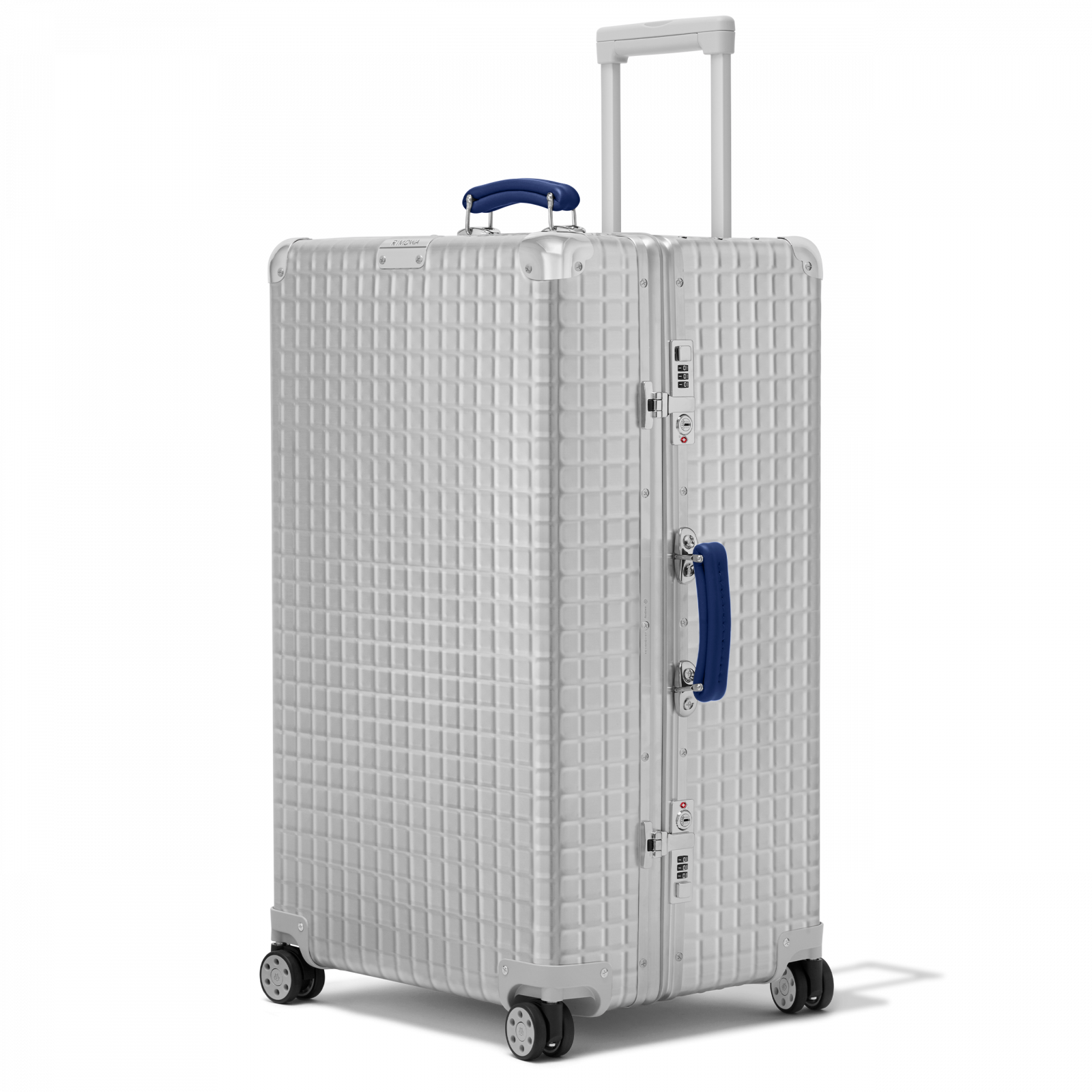 RIMOWA_Classic_Grid_Silver_Trunk_PDP_3-4.png