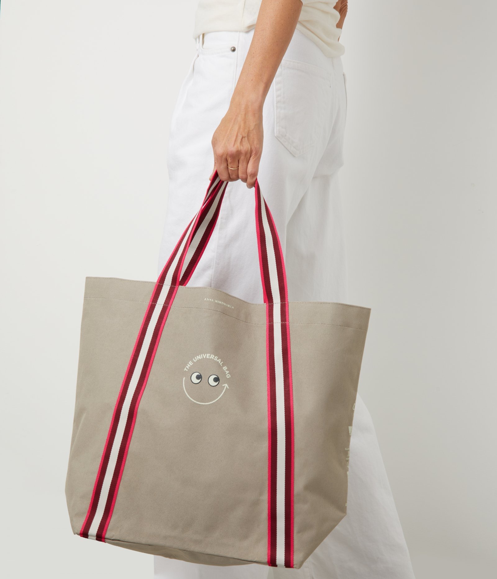 ナショナル麻布 アニヤ・ハインドマーチコラボバッグ「Universal Bag
