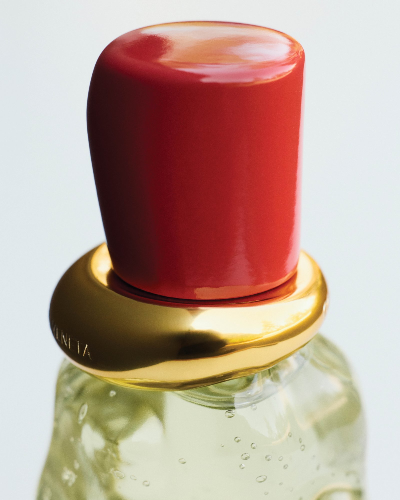 BV_FRAGRANCE MEZZANOTTE_Adv_sRGB_4x5_imageonly_B06 B.jpg