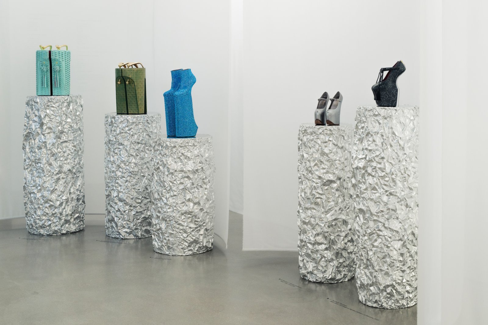 Vue d'exposition de Beyond our Horizons de Tokyo à Paris, Massaro x Tatehana (c) le19M Photo Mickael LLORCA.jpg