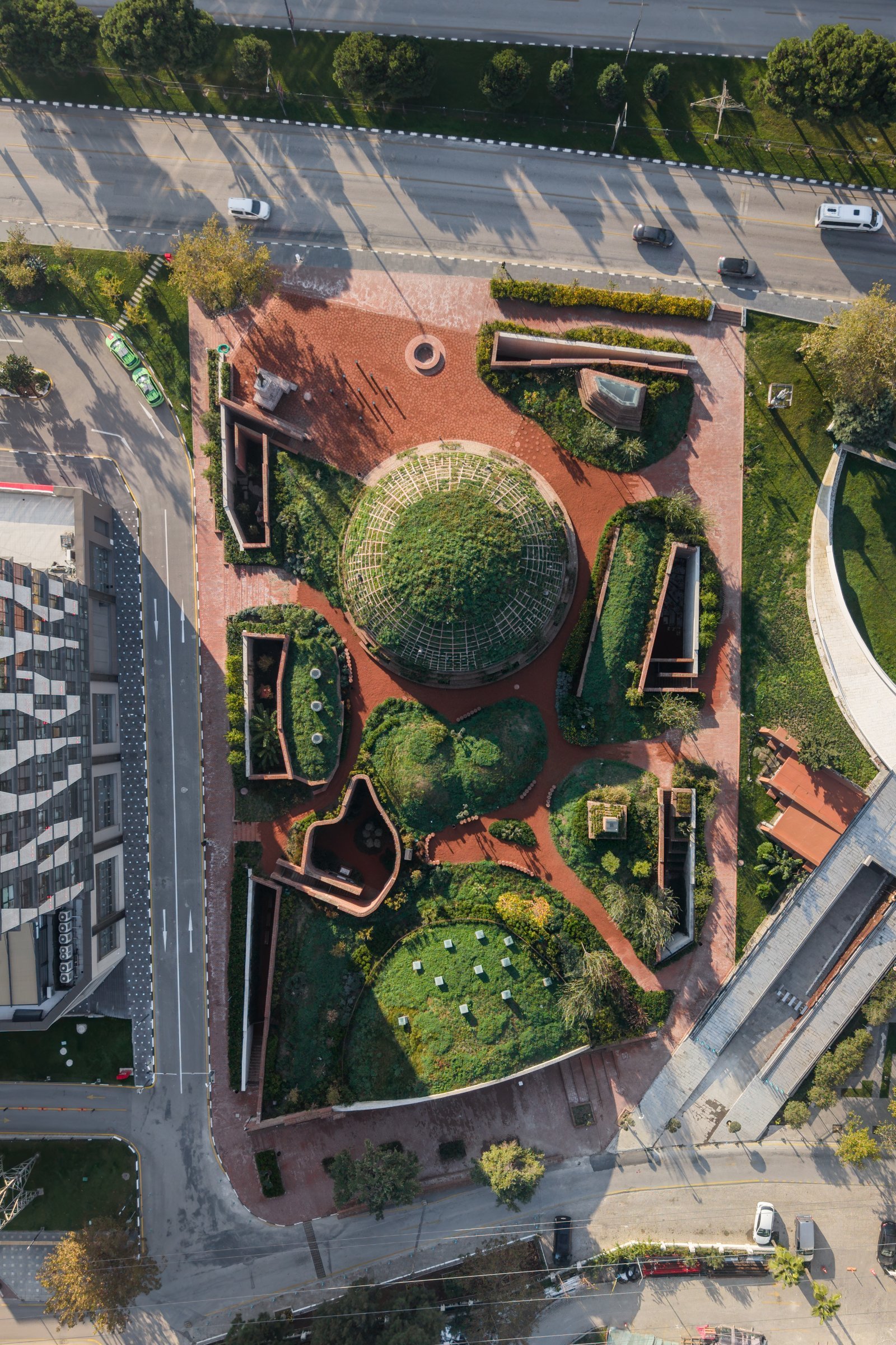 俯瞰　　00_COVER_MKM_Yalın Mimarlık_a3_sabah©Hacer Bozkurt_0070.jpg