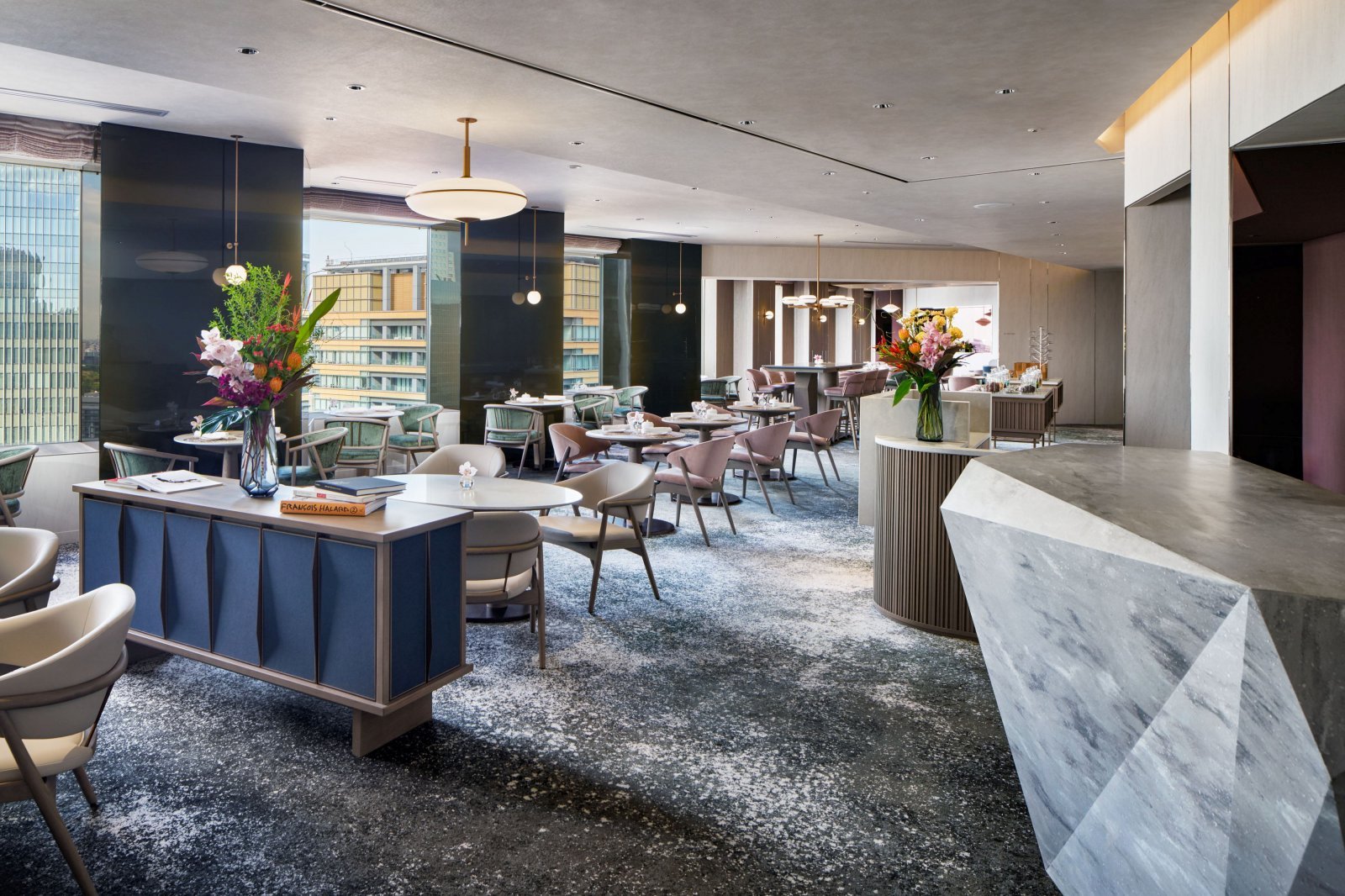 New Club InterContinental Lounge on 35FL_1.jpg