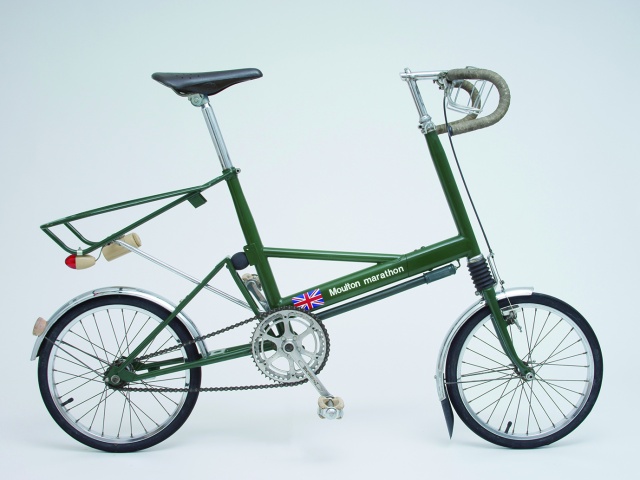 英国製自転車万歳！ 「モールトン・バイシクルの世界」が楽しめる博覧