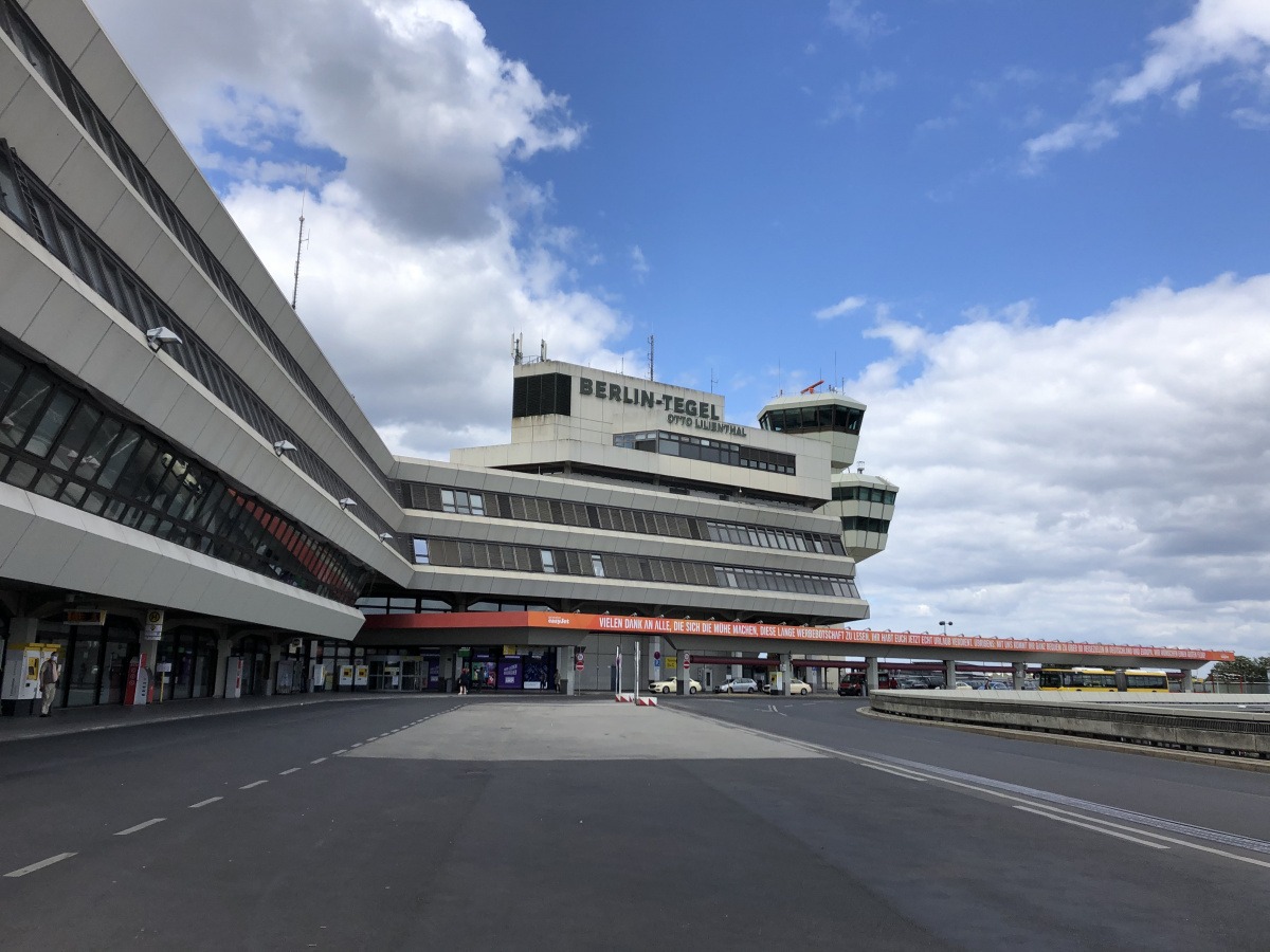 世界中にファンをもつ 伝説の空港がついに閉港 Pen Online