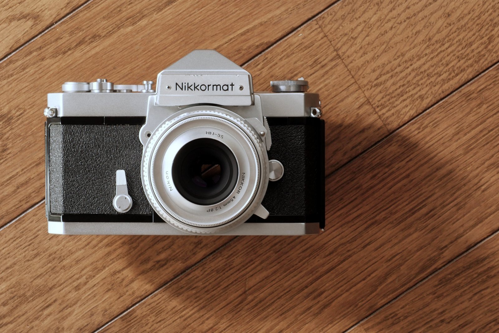 ニコンZfc」のへリテージデザインの源流、Nikkormat（ニッコールマット