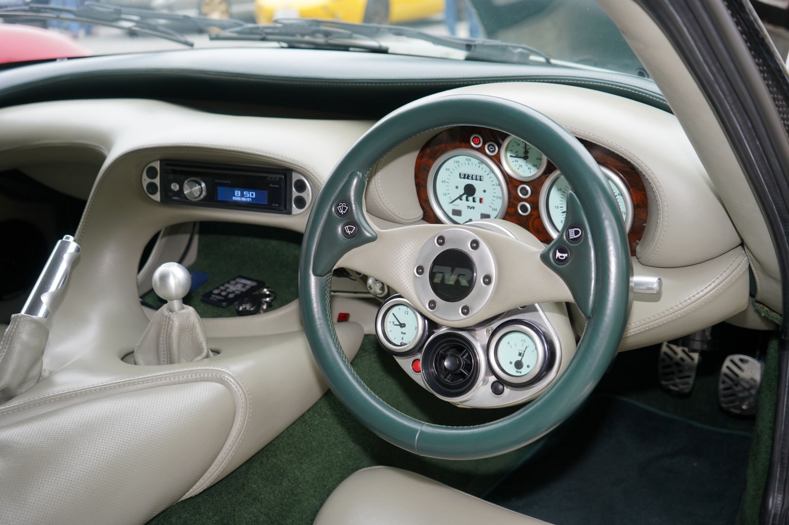tvr08_1.jpg
